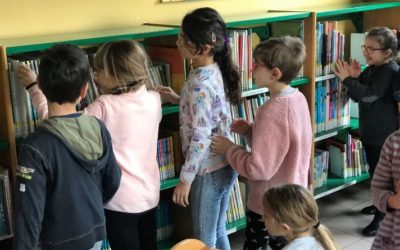 Un libro da portare a casa, le seconde in visita alla Biblioteca civica